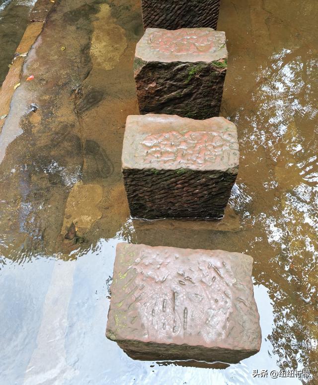 在江津四面山景区看了瀑布爬了梯，又坐了超级滑道听了潺潺流水声
