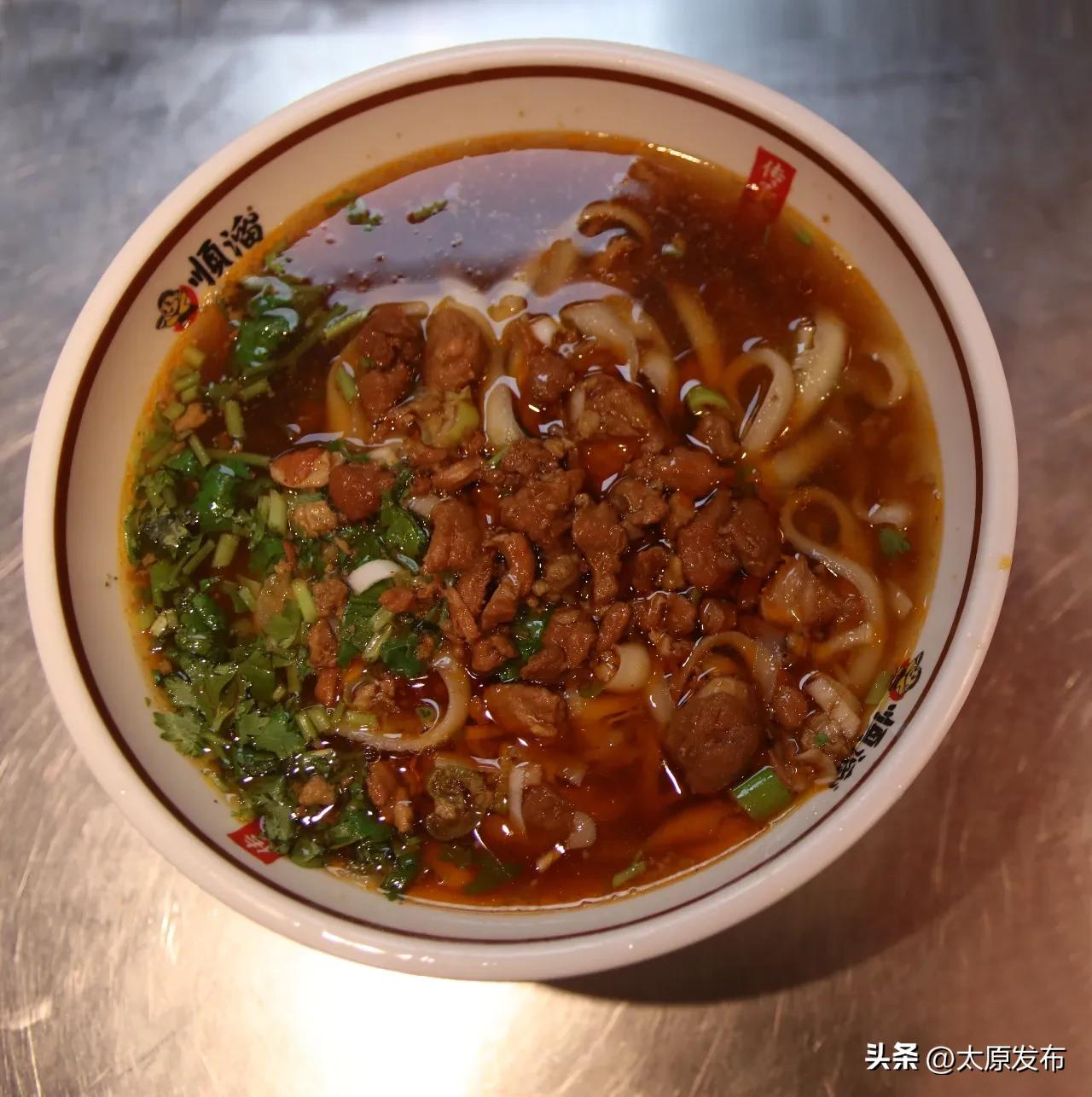 顺溜刀削面西红柿卤做法 “老巷烟火繁华”系列报道12 顺溜削面: 一口香滑 满心欢喜 顺溜刀削面西红柿卤做法 “老巷烟火繁华”系列报道12 顺溜削面: 一口香滑 满心欢喜