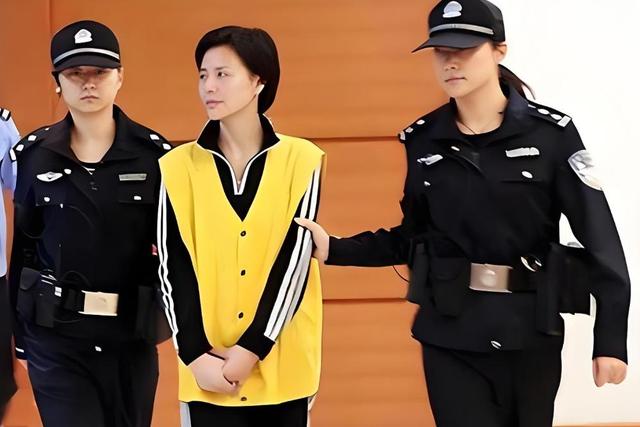 凭姿色4年借了17亿，靠“借钱”过奢靡生活的她，今下场令人嘘唏