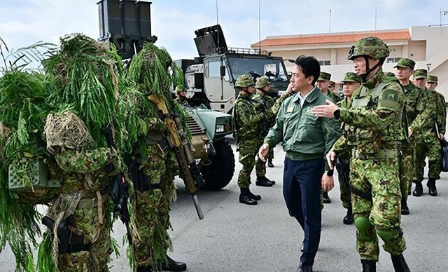 高市对华喊话，给了两个选择，话音刚落，中国12条航线取消赴日