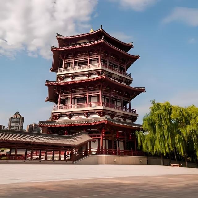 我是上海人，游旅游景点大唐芙蓉园，穿唐装逛集市感受唐代味