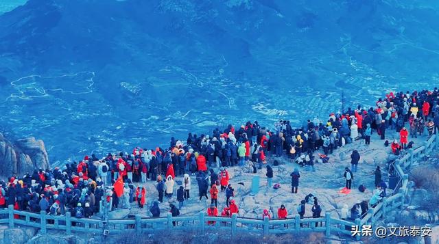 登高望远！让我们开启2026“泰山第一爬” ，与暖阳正面相拥！