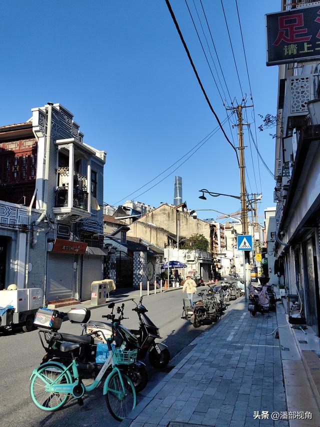 冬日暖阳里的上海街景