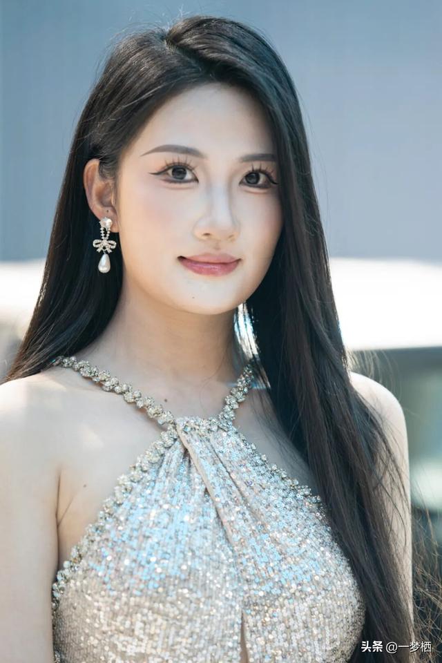 2025成都车展上的模特们