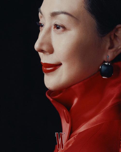 离婚18年才发现，身价上亿住四合院的李成儒，真的配不上史依弘