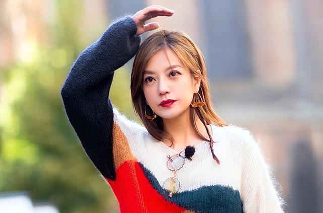 封杀四年，49岁赵薇财力状况接连被扒	，结果估计和你想得不一样