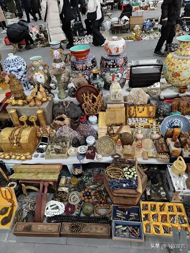 大量日本游客涌入北京，打着旅游幌子不去旅游不吃美食，为啥来？