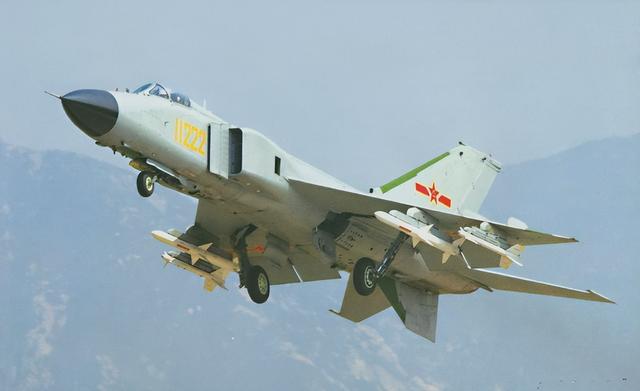 西北大漠传捷报，2款六代机同框罗布泊，试飞已到最关键时刻！