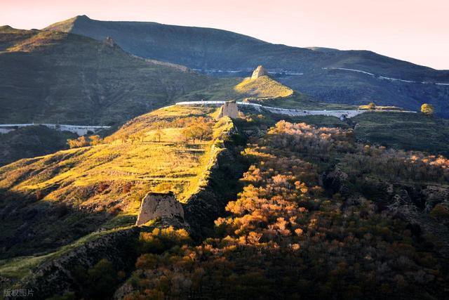 这座塞北小城，藏着长城脚下最美的秋日盛景，邀你共赴浪漫之约~