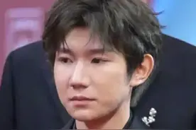 单飞8年，再看25岁王源现状，终究走上了“小虎队”陈志朋的老路图片