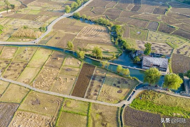 鲍家屯是一座活着的“明代博物馆”，也是体验屯堡文化的宝藏景区
