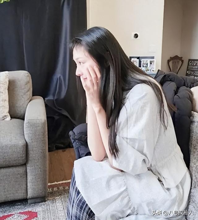 35岁郑爽近照曝光！形象管理失败	，彻底成了素人，在美日子舒坦了