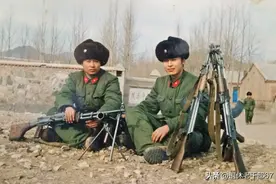 我1984年考上军校，当时有两个同学被开除，其中一个是被我检举的图片