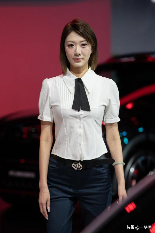 2025成都车展上的模特们