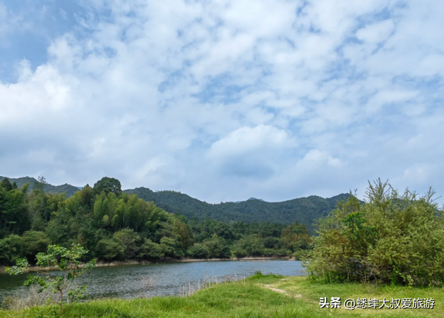浙江有座被时光偏爱的名山，存悬空寺与爱心湖，仅限驴友才知道！