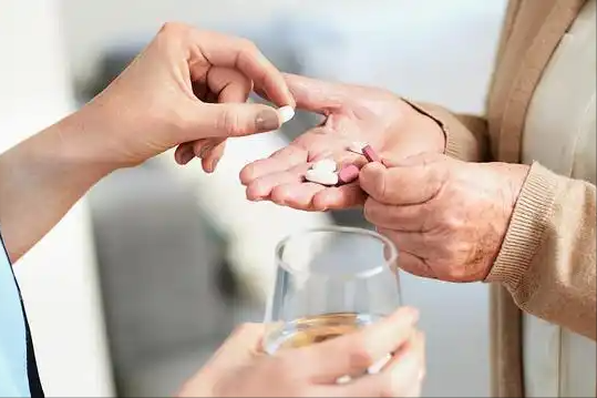 消化内科医生提醒：慢性胃炎若有3种表现，警惕病情加重，早就医