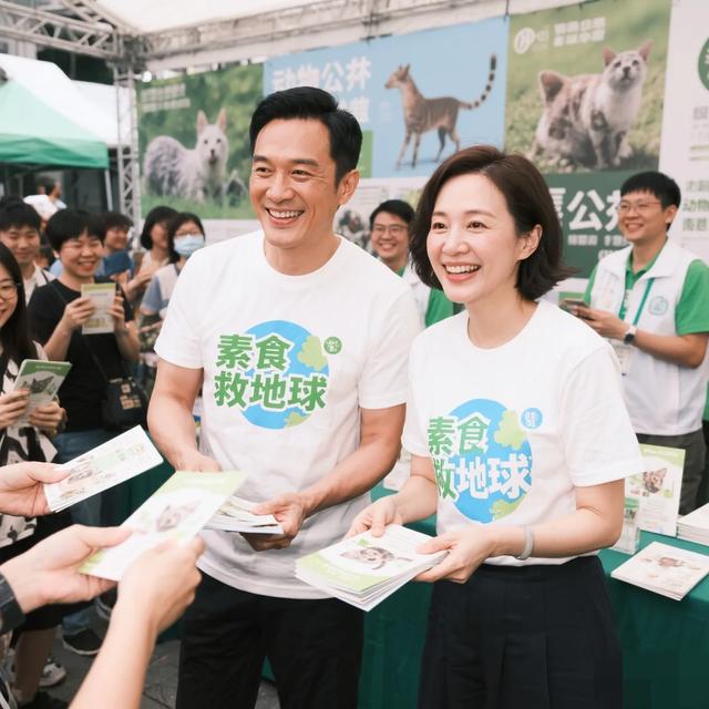 夫妻俩为了不变老，坚持31年不吃肉不生子，如今59岁近照不敢认