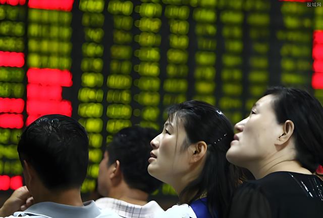 指数稳如“定海神针”，你的持仓在“偷偷掉血	”？这几点早该看清