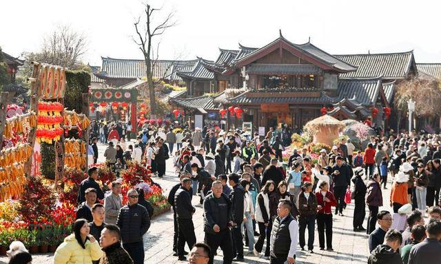 丽江古城马年新春喜迎“开门红” 单日接待游客量创历史新高