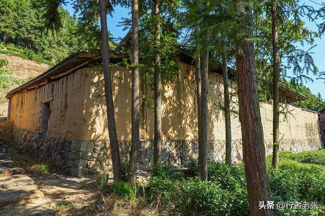 走遍福建古村落，白云山下龙溪畔，一座“城堡式”百年古民居