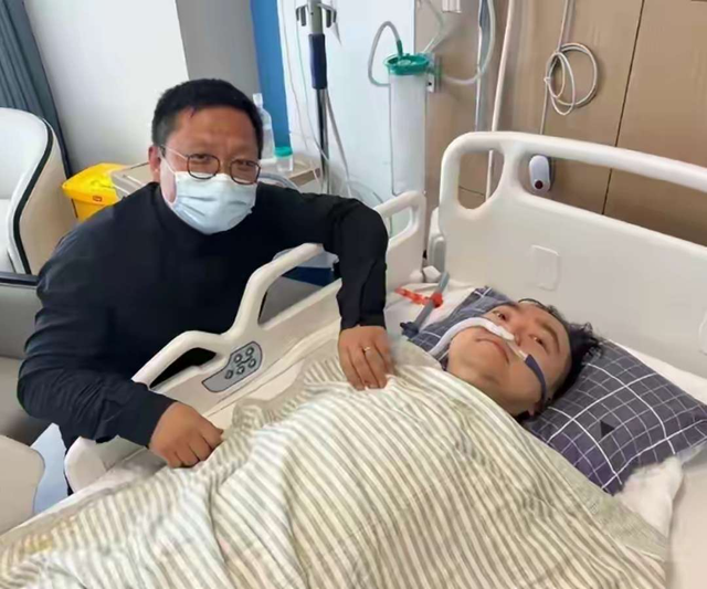 老天太残忍！蔡磊妻子痛苦自曝处境，丈夫濒临死亡，可怜6岁儿子