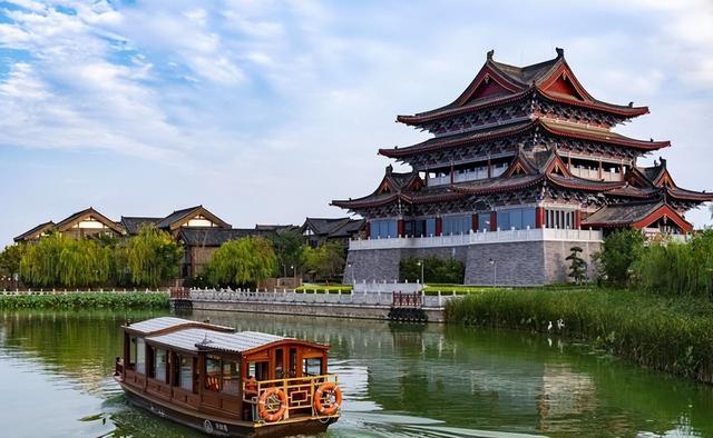 都说洛阳比开封还好，两地旅居半月后，说实话和网上说的真不一样