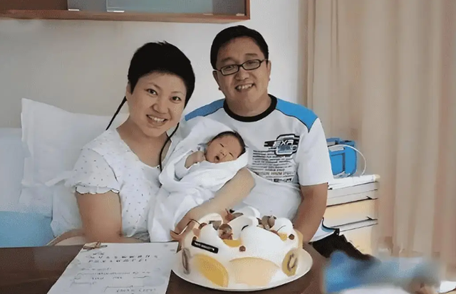 演员句号：再婚娶丫蛋为妻，尽心孝顺岳父岳母	，活成了贤夫孝子