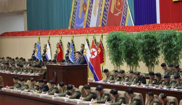 半岛是战是和？朝鲜女外相抵京，当着王毅的面，她送给中方一句话