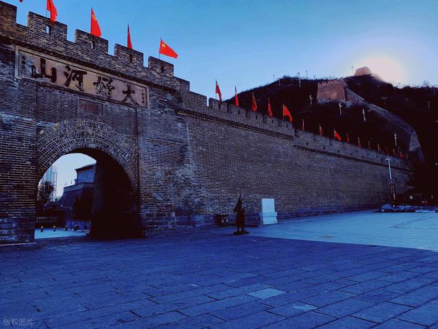 北京人逛完承德和张家口	，忍不住说：承德与张家口差别太大