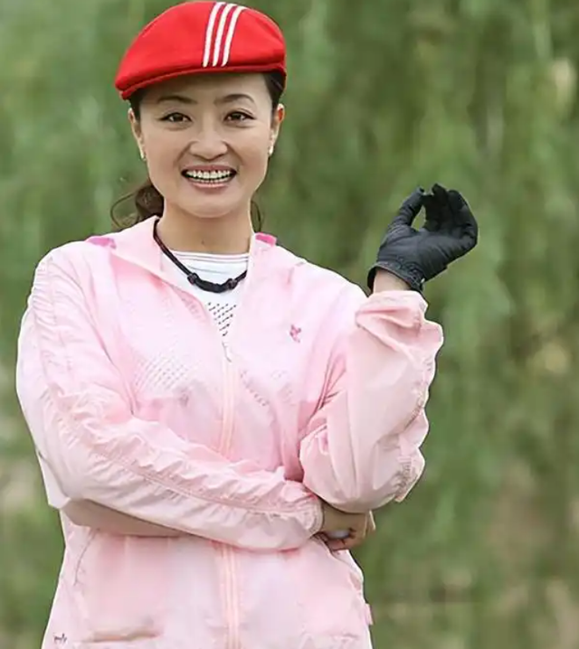 她曾苦恋王志文四年，与沙桐结婚1年就闪离，嫁圈外普通人很幸福