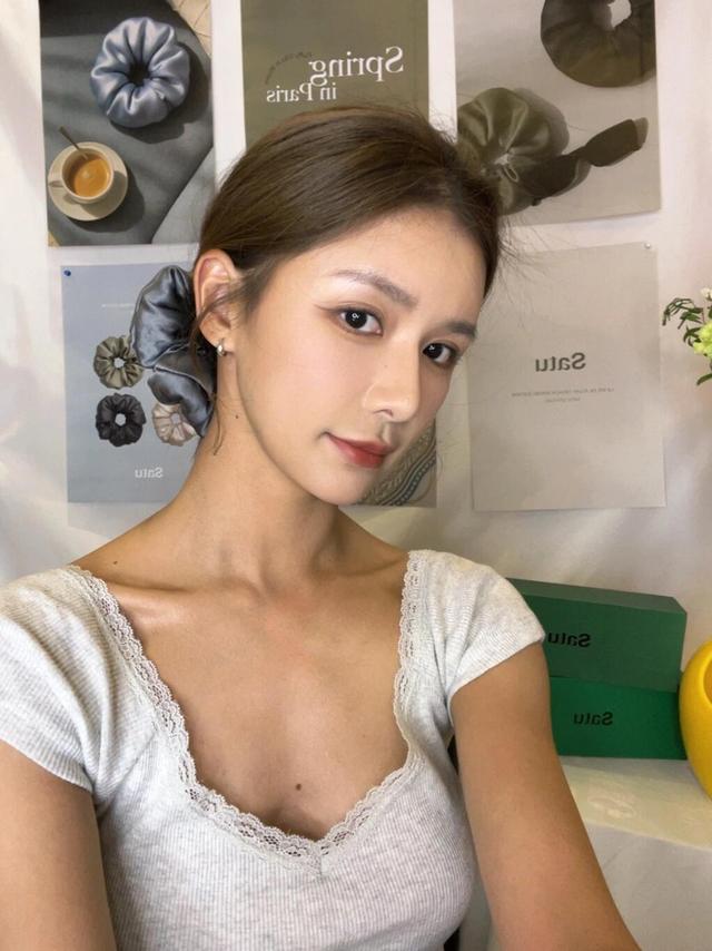 蔡卓宜 最新海边度假大片