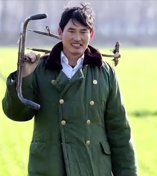 和朱小伟离婚4年，耗尽人气后"回心转意"的陈亚男	，原形毕露了