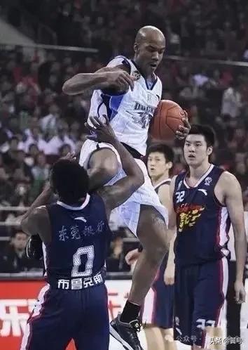 NBA赛场上的体育精神：从马布里谈职业联赛的文明程度