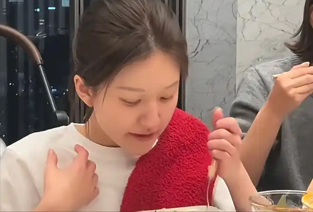 赵露思称不亏欠任何人