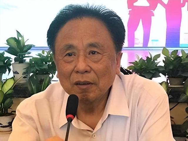 包养10位情妇，睡觉翻牌生下11个私生子，75岁还在拼命生娃！