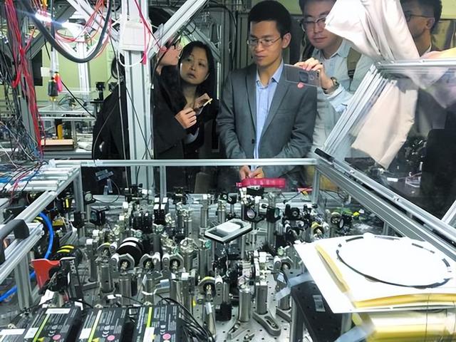 中国量子计算机研究，再次突破世界记录，比超级计算机快了亿万倍