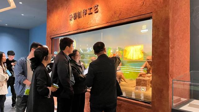 石峁博物馆10月1日恢复开放，全新智能自助导览器将同步上线