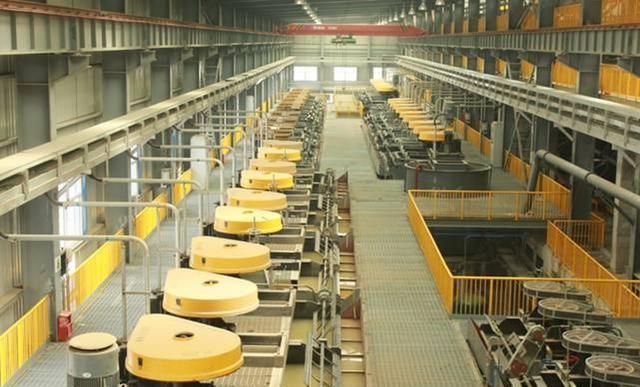 特朗普不当老二，九国在白宫签字，想要废中国王牌，中方回应亮了