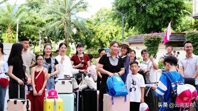 跨境避暑新体验！越南游客乘动车从红河河口畅游云南