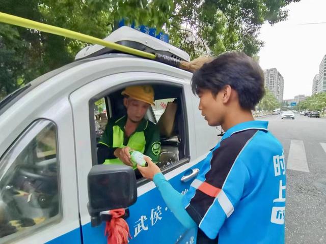 政企合作破解养老难题 红牌楼街道让奔跑者的未来不再“飘”