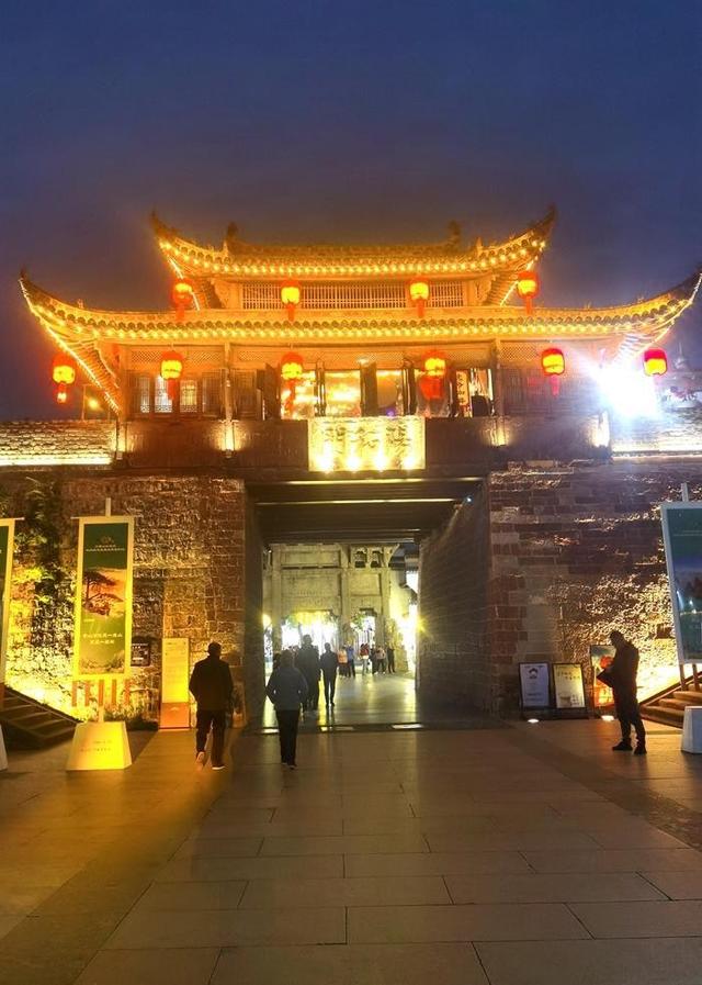 游安徽屯溪老街和徽州古城