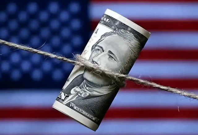 中方抛118亿美债，逼出4接盘国，马斯克已通知白宫：美基本没救了