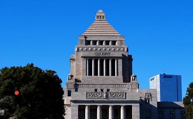 高市早苗对中国打出最后一张牌	，美媒提醒：是否还记得40年前？