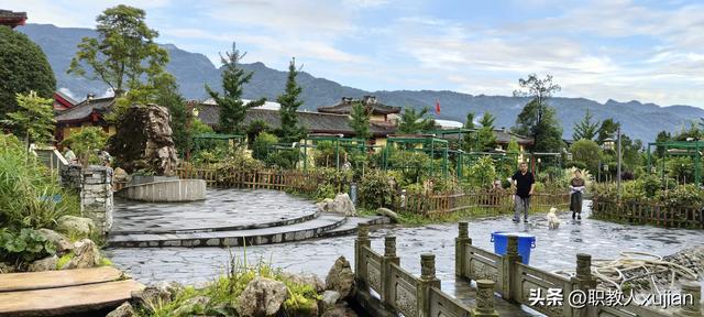 秋雨里，将与团山村作别