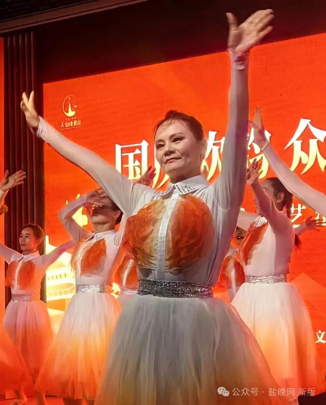 国庆之夜，东台这里燃情绽放！