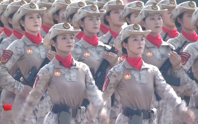 这才是该追的星！女民兵李思颖阅兵回家后仅半天，又有一个新身份