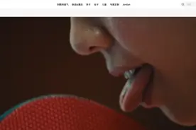 “你说我招不招人恨”—耐克广告“舔拍子”引发争议，网友：说明材料环保又干净啊！图片