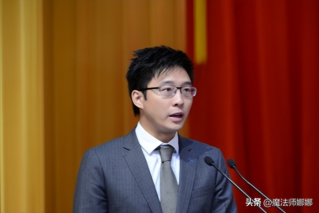 郭晶晶愁坏了，不是为孩子教育，竟是 40 多的二弟还没结婚！