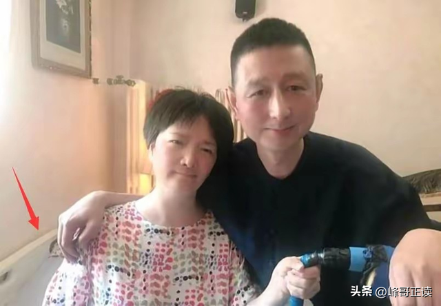 演都不演了！何晴葬礼结束不到24小时，恶心事情发生，还不止一件