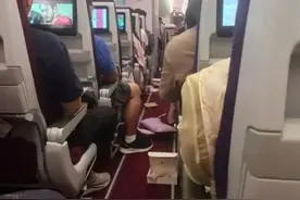 3秒内飞机突然下坠！一飞深圳航班突发图片